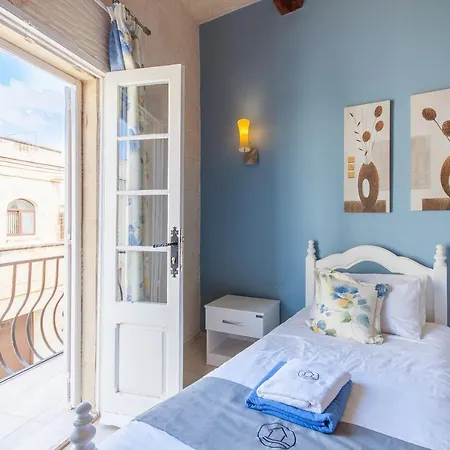 Twilight Gozitan With Pool - Happy *