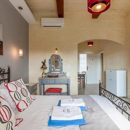 Twilight Gozitan With Pool - Happy Дом отдыха