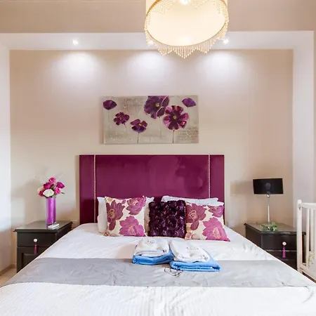 Twilight Gozitan With Pool - Happy *