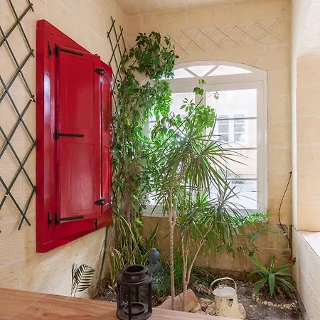 Twilight Gozitan With Pool - Happy *