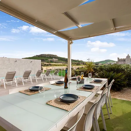 Twilight Gozitan With Pool - Happy Feriehus Ghammar