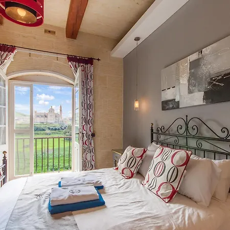 Twilight Gozitan With Pool - Happy