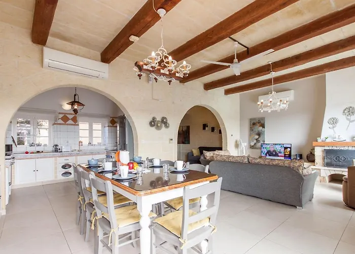 Twilight Gozitan With Pool - Happy Holiday home Ghammar