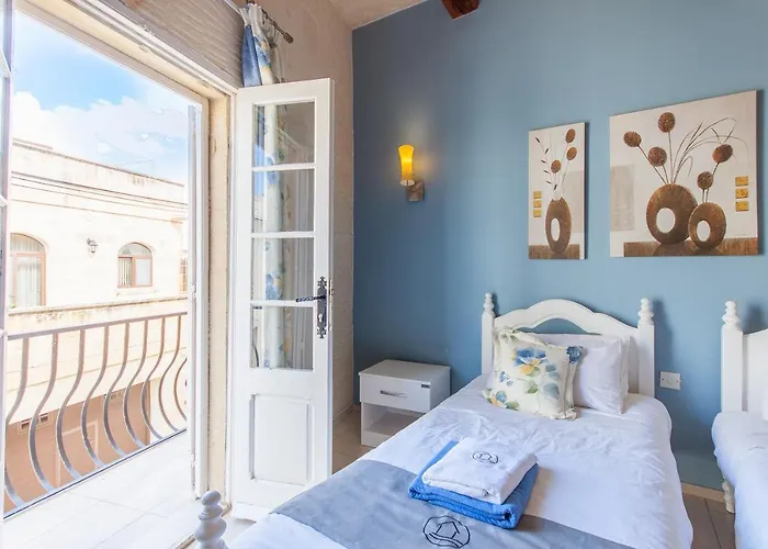 Twilight Gozitan With Pool - Happy *