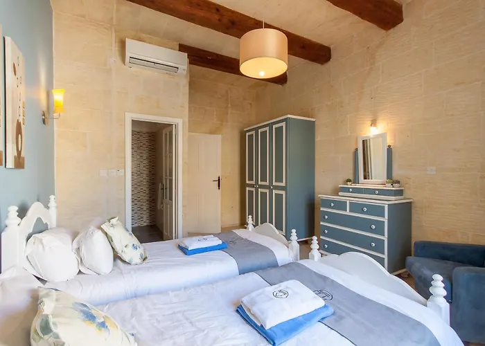 Twilight Gozitan With Pool - Happy *