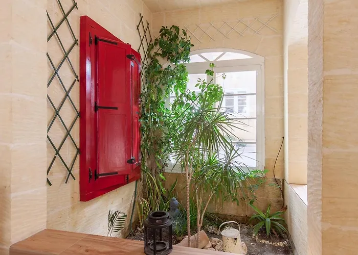 Twilight Gozitan With Pool - Happy *