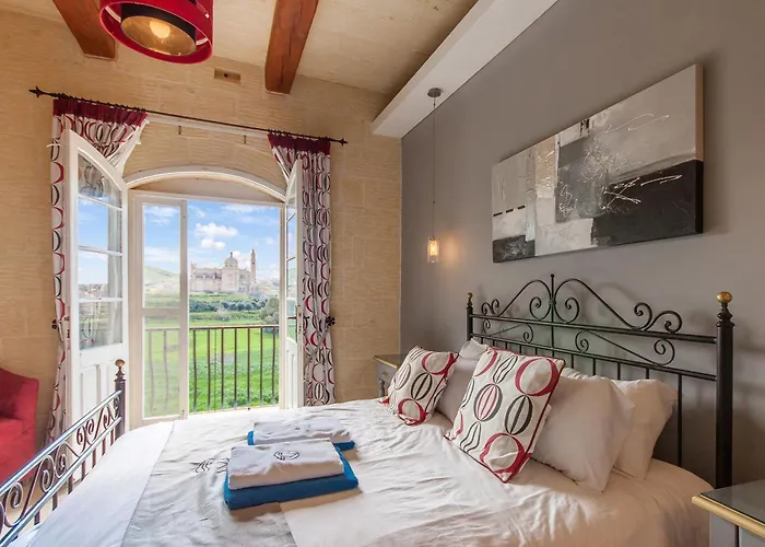 Twilight Gozitan With Pool - Happy