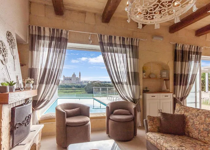 Twilight Gozitan With Pool - Happy Holiday home Ghammar